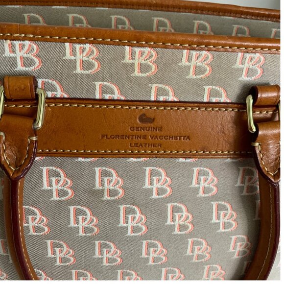 Dooney and Bourke Grey and Pink Canvas and Leather Vintage Shoulder bag Large - Picture 5 of 13